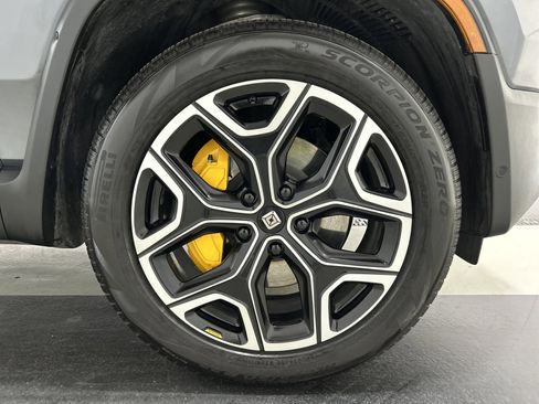 Used 2024 Rivian R1S Adventure image 11