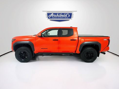 Used 2024 Toyota Tacoma TRD Off-Road AWD/4WD image 4