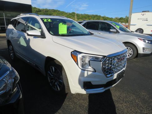 Used 2022 GMC Terrain Denali w/ Denali Premium Package image 1