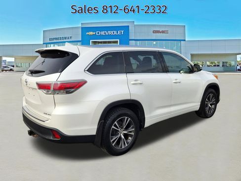 Used 2016 Toyota Highlander XLE image 7