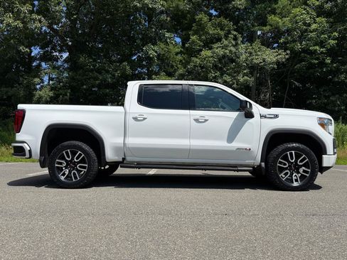 Used 2020 GMC Sierra 1500 AT4 w/ AT4 Premium Package AWD/4WD image 4