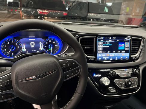 New 2026 Chrysler Voyager LX image 2