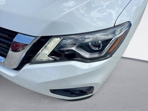 Used 2019 Nissan Pathfinder SL w/ SL Premium Package FWD image 11