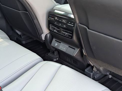 Used 2025 Acura MDX SH-AWD w/ Technology Package image 34