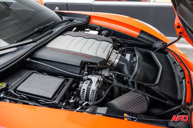 Used 2019 Chevrolet Corvette Stingray Coupe w/ Carbon Flash Badge Package RWD image 2