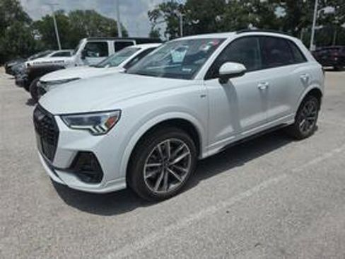 Used 2023 Audi Q3 2.0T Premium w/ Black Optic Sport Package AWD/4WD image 15