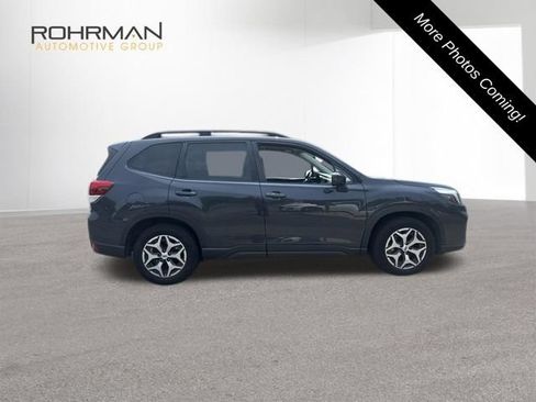 Used 2019 Subaru Forester Premium AWD/4WD image 4