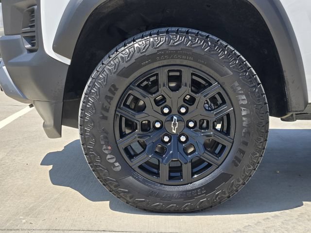 Used 2024 Chevrolet Colorado Trail Boss w/ Advanced Trailering Package AWD/4WD image 11