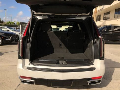 Certified 2022 Cadillac Escalade Premium Luxury w/ Performance Package image 32