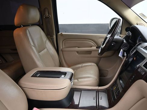 Used 2013 Cadillac Escalade Luxury image 14