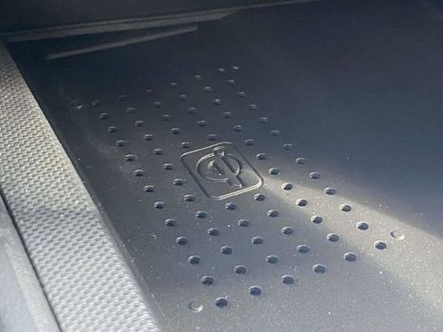 Used 2023 Hyundai Elantra SEL w/ Convenience Package FWD image 32