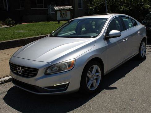 Used 2014 Volvo S60 T5 FWD image 1