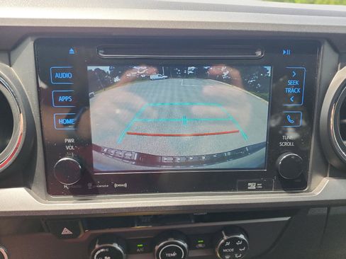 Used 2017 Toyota Tacoma TRD Sport w/ Tow Package RWD image 17