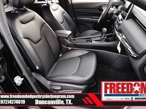 New 2026 Jeep Compass Latitude image 15