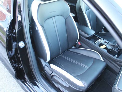 Used 2025 Kia K5 GT-Line w/ GT-Line Premium Package image 8