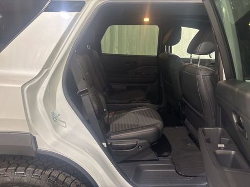 New 2026 Nissan Pathfinder Rock Creek w/ Rock Creek Premium Package AWD/4WD image 12