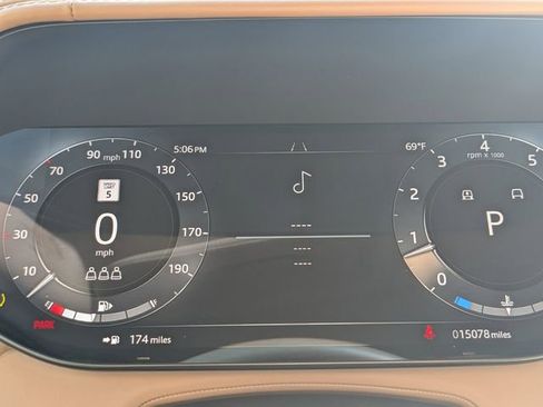 Used 2025 Land Rover Range Rover SV AWD/4WD image 26