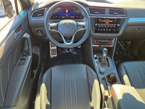 Certified 2024 Volkswagen Tiguan SE R-Line AWD/4WD image 10