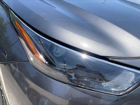 Used 2025 Toyota Highlander XLE FWD image 27