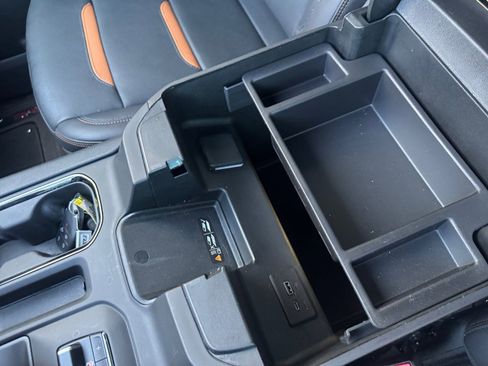 Used 2024 GMC Sierra 1500 AT4 w/ Technology Package image 26