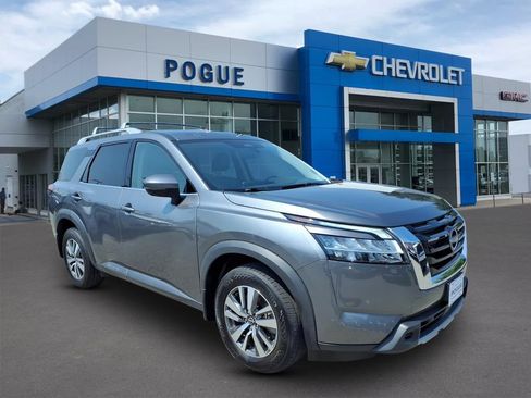 Used 2023 Nissan Pathfinder SL AWD/4WD image 1
