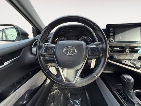 Used 2021 Toyota Camry SE image 13