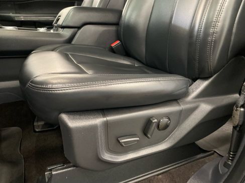 Used 2023 Ford Expedition Max XLT image 18