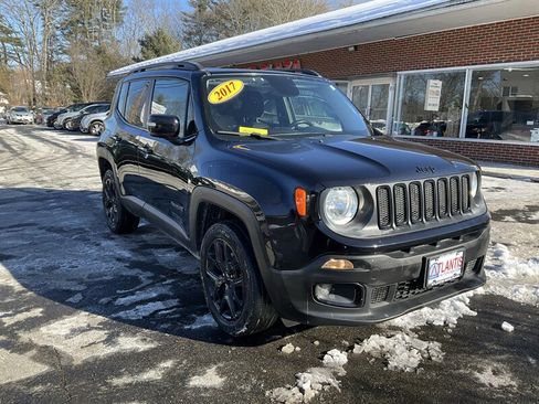 Used 2017 Jeep Renegade Altitude image 3