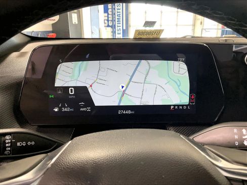 Used 2025 Chevrolet Equinox LT image 24