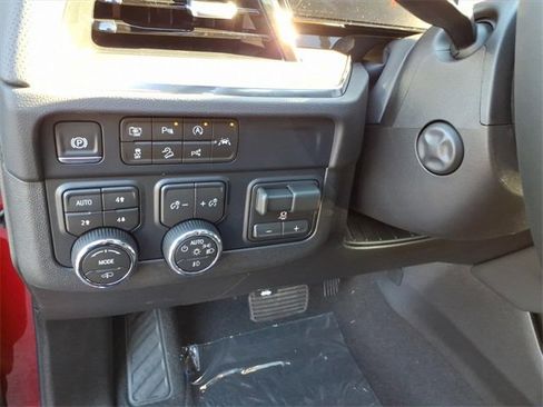 New 2026 Chevrolet Suburban High Country image 12