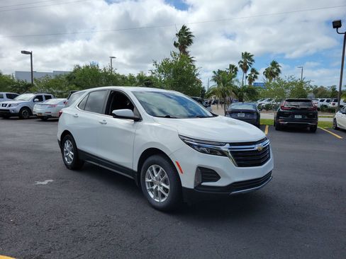 Used 2023 Chevrolet Equinox LT w/ LPO, Floor Liner Package AWD/4WD image 2