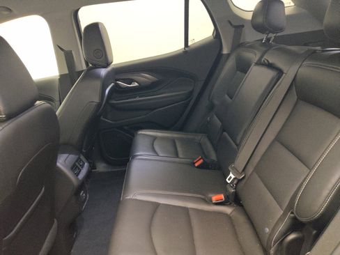 Used 2022 GMC Terrain SLT w/ Tech Package image 18