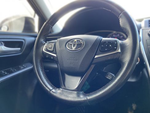 Used 2017 Toyota Camry SE image 19
