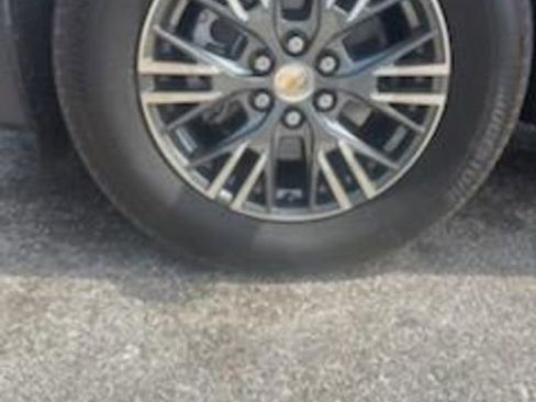 Used 2024 Chevrolet Traverse LT image 5