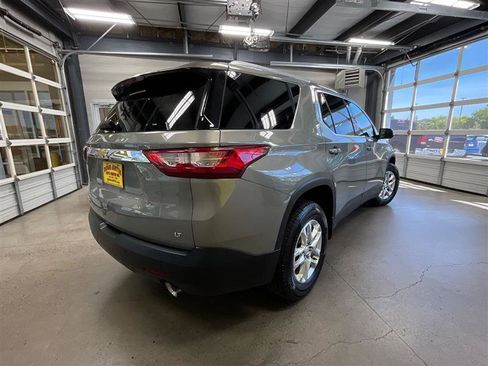 Used 2018 Chevrolet Traverse LT FWD image 5