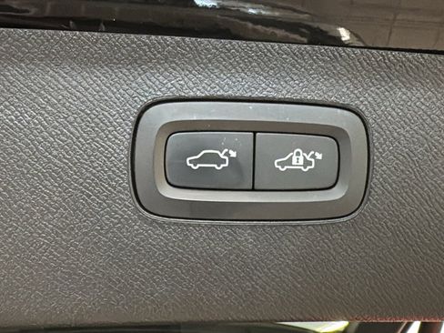 Used 2022 Volvo XC90 T8 Inscription image 31