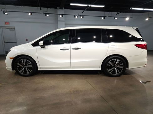 Used 2019 Honda Odyssey Elite image 4