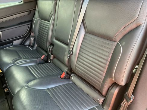 Used 2023 Land Rover Discovery S R-Dynamic image 14