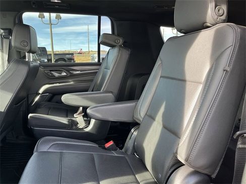 Used 2021 GMC Yukon XL Denali w/ Denali Premium Package image 17