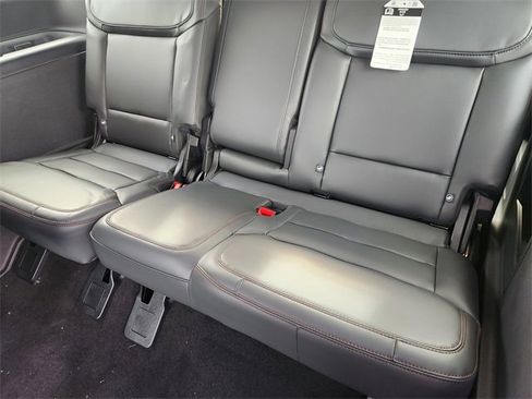 New 2025 Ford Expedition Active image 21