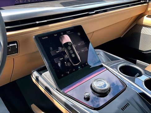 Certified 2025 Cadillac Escalade IQ Luxury 2 AWD/4WD image 15