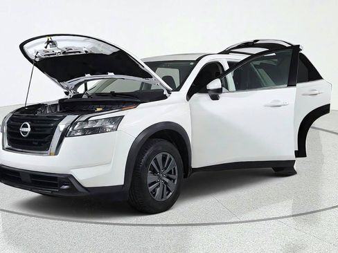 Certified 2025 Nissan Pathfinder SV FWD image 10