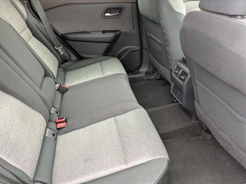 Used 2021 Nissan Rogue SV FWD image 18