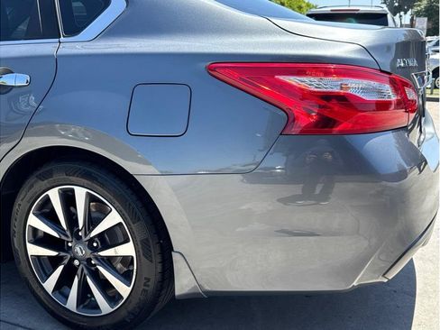 Used 2016 Nissan Altima 2.5 SV w/ Convenience Package FWD image 40