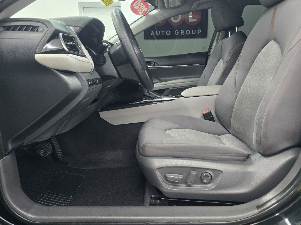 Used 2020 Toyota Camry LE FWD image 8