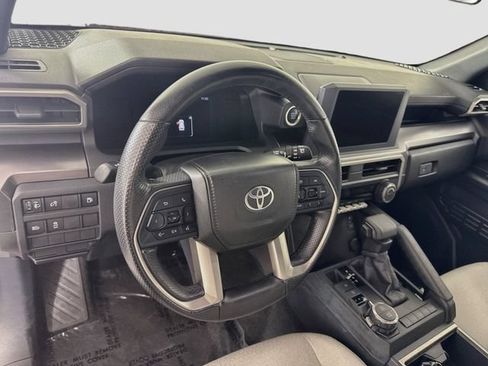 Certified 2025 Toyota 4Runner SR5 AWD/4WD image 10