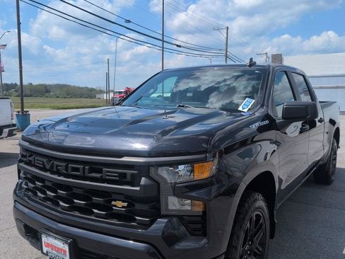 Used 2023 Chevrolet Silverado 1500 Custom AWD/4WD image 2