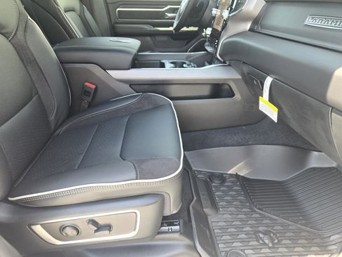 New 2026 RAM 1500 Laramie AWD/4WD image 12