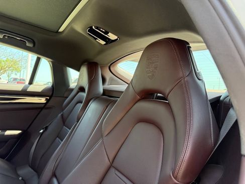 Used 2021 Porsche Panamera RWD image 18