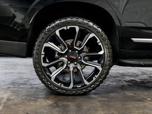 Used 2025 GMC Yukon Denali image 29